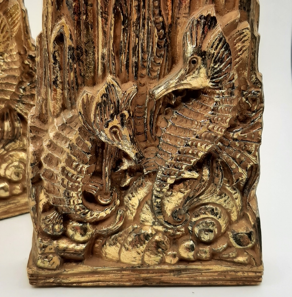 Pair of Vintage Chalkware Seahorses Shells Ocean Bookends Metallic Metal Base